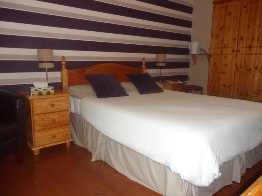 Dergfield House Bed & Breakfast Ballybofey Room photo